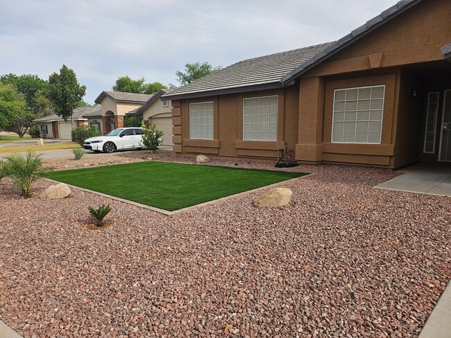 Photo - 2863 E Oakland Ct