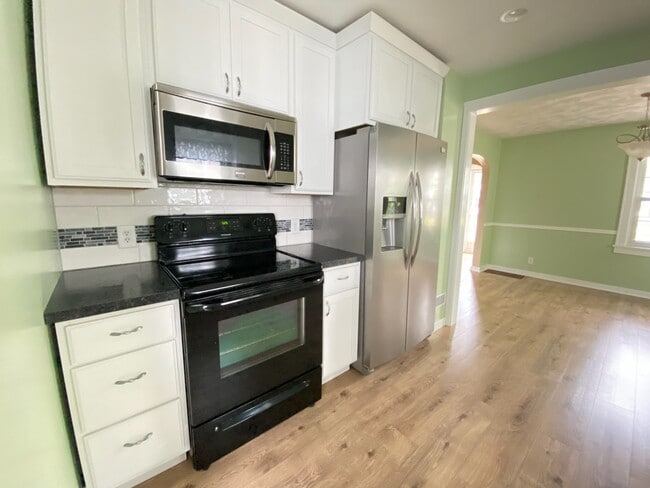 Photo - 30 W 19th St