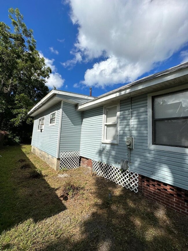 Photo - Fully Renovated 2/1 Single Family Ready to Move In!!!
