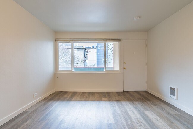 Studio In Central West Seattle