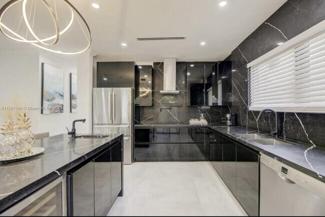 Photo - 2 bedroom in Miami FL 33137