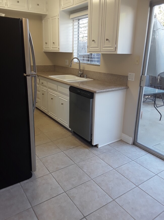 Photo - 2215 Clark Ln Unit B