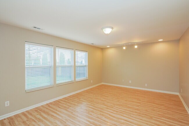 2145 Erin Ln