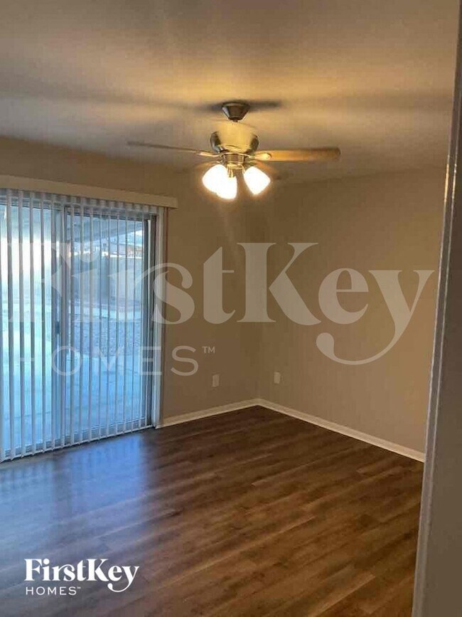 3842 W Cheryl Dr