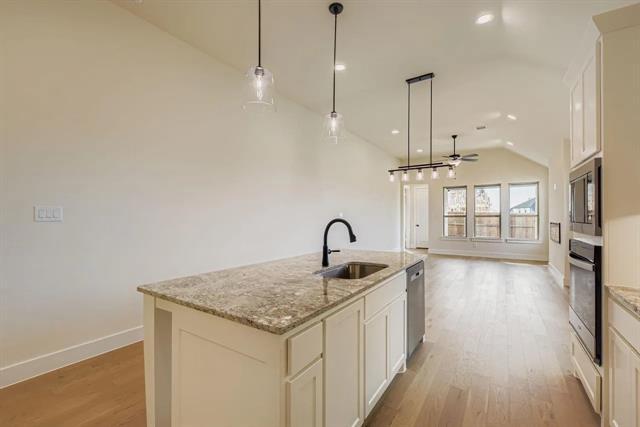 Photo - 838 Stone Grv Rd