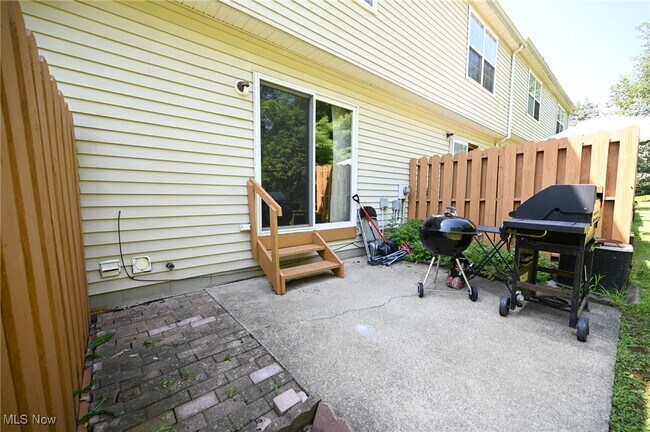 Photo - 655 Almas Ct