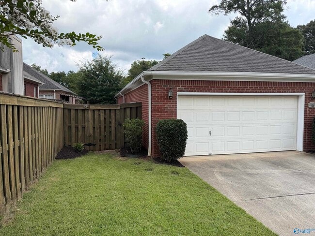 Photo - 139 Canterbury Dr