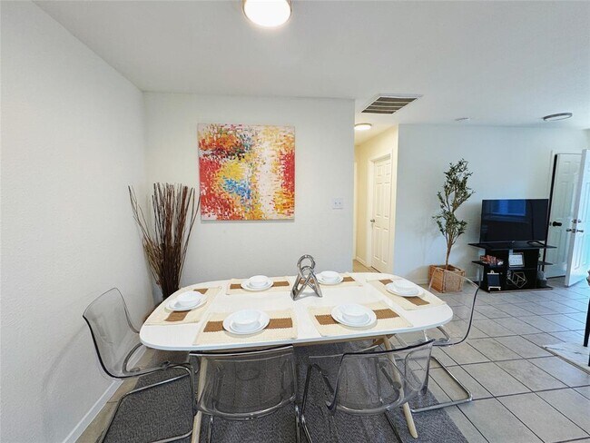 Photo - 2405 Teri Rd