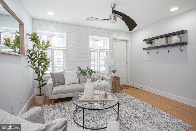 Photo - 2111 Manton St