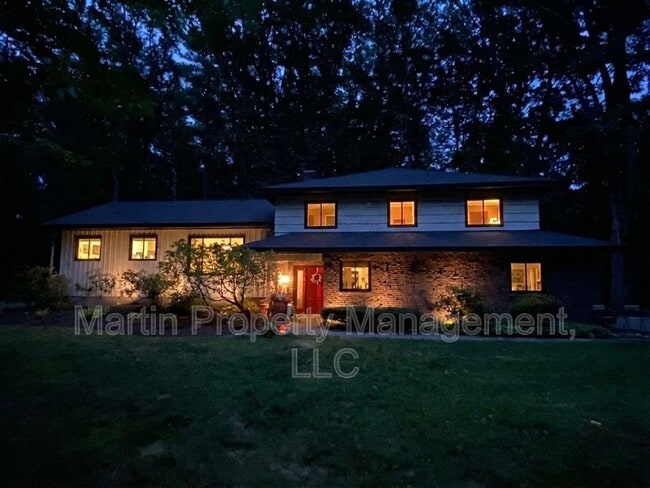 Building Photo - 1 Cyr Cir