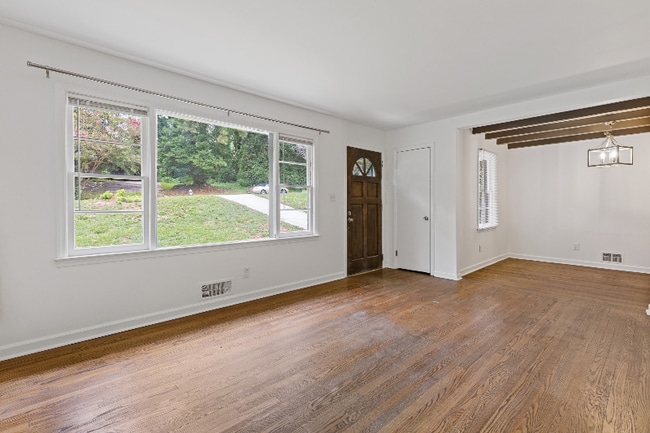 Photo - 1982 Rena Cir SW