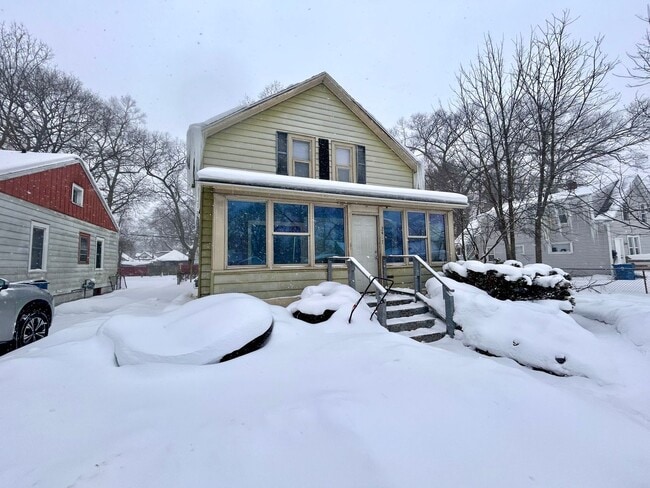 Building Photo - 2417 Reynolds St Unit 2