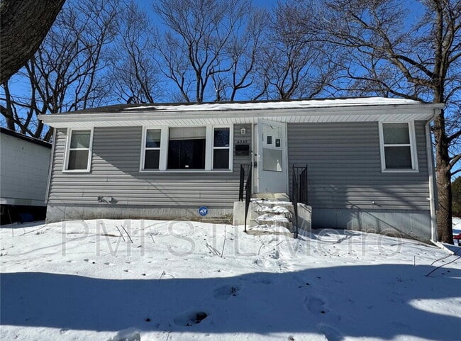Building Photo - 6343 Evergreen Blvd Rental