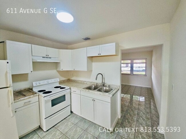 Photo - 611 Ave G SE