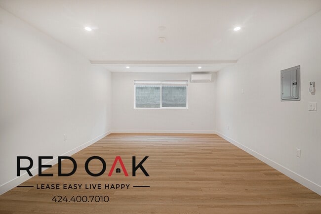 Photo - 6738 Independence Ave Unit A2