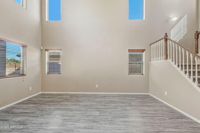 Photo - 1090 E Taylor Trail