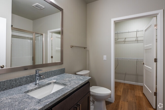 2BR, 2BA - 1,222SF - Bathroom