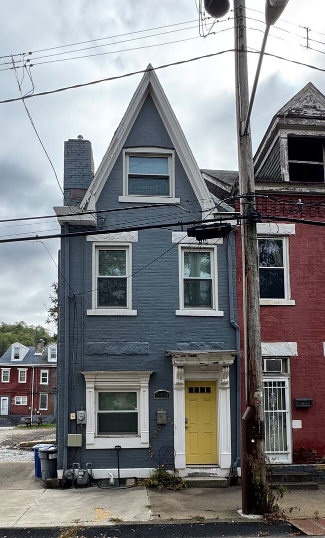 Photo - Charming 2 Bedroom 2 Bathroom House in Law...