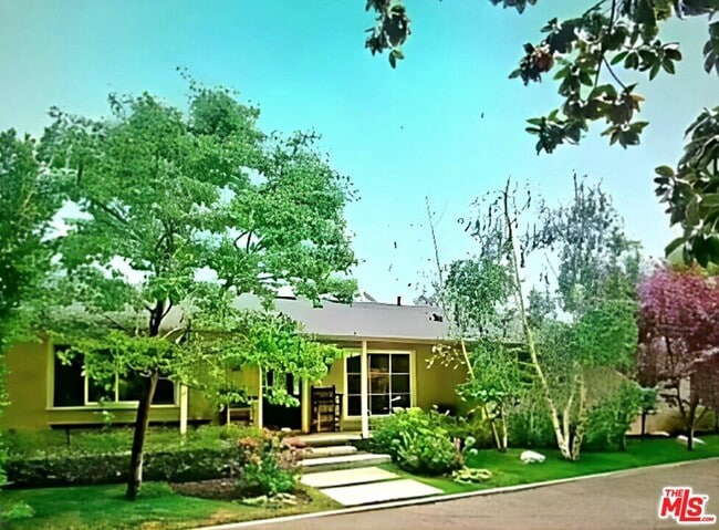 Building Photo - 13324 Sunset Blvd