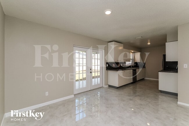 Photo - 1418 Stonehaven Way
