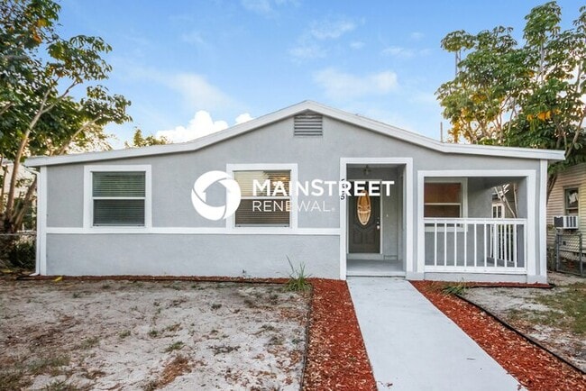 Building Photo - 3 Bedroom Pet-Friendly Home in St Petersbu...