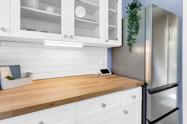 kitchen - 1050 Tilden St NW Unit A
