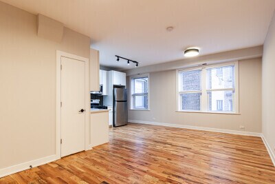 Photo - 654 W Wellington Ave Unit 300