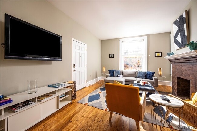 Photo - 186 Bidwell Pkwy