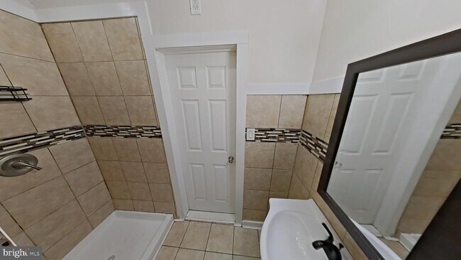 Photo - 126 N 53rd St