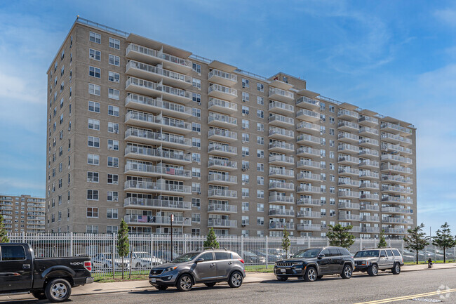 Dayton Towers - Dayton Towers West III Apartments