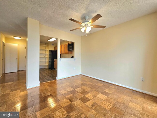 Photo - 2059 Huntington Ave Unidad 409