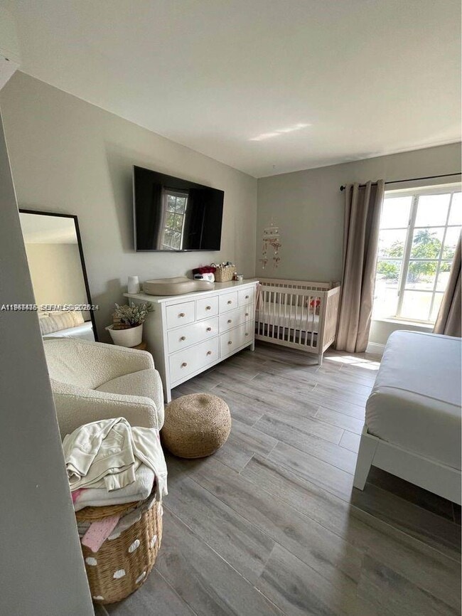 Photo - 5221 Geneva Ct Unit 305