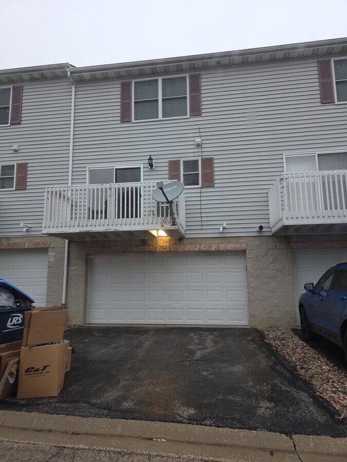 Photo - 234 W Kyra Ln