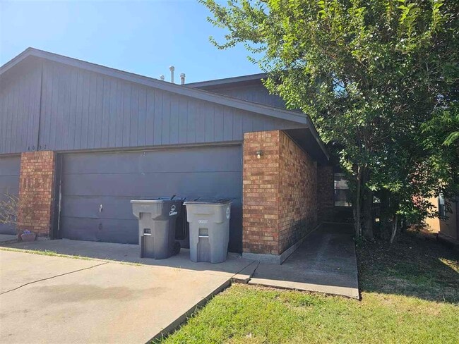Photo - 4032 NW Ozmun Ave Condo Unit B