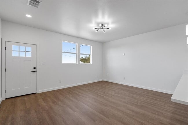 Building Photo - 539 Hackberry Rd Rental