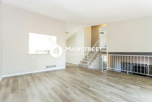 Photo - 3 Bedroom Pet-Friendly Home in Centennial, CO with Main Street Renewal