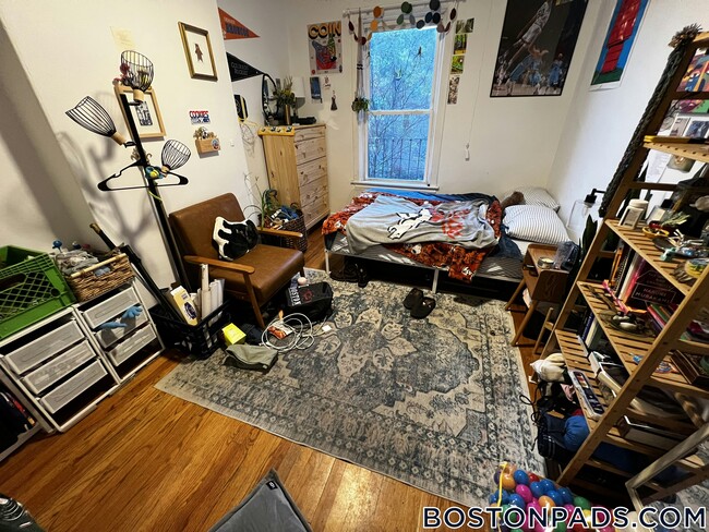 Photo - 684 Parker St Unit 2