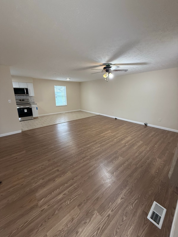 Photo - 104 Millard St