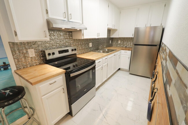 Photo - 751 Los Felices Cir W Unit M109
