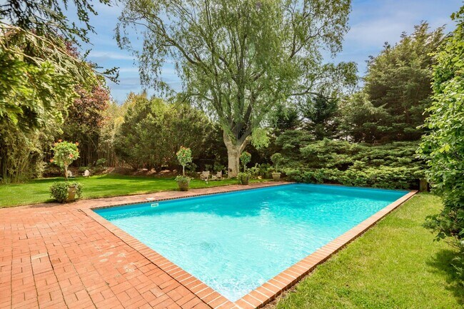 Photo - 77 Hildreth Ln