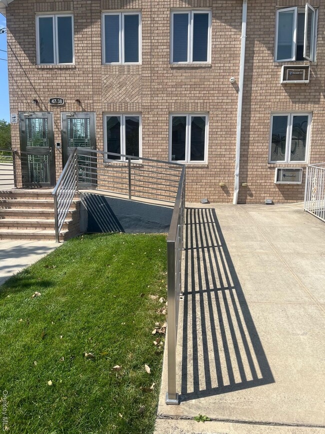 Building Photo - 147-38 Springfield Ln Rental