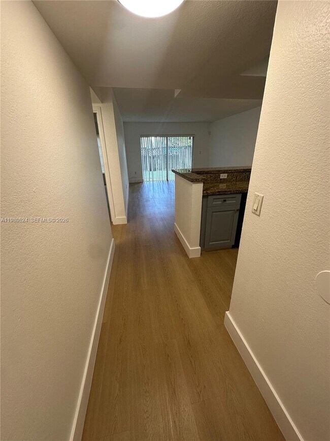 Building Photo - 5122 NW 79th Ave Unit 103