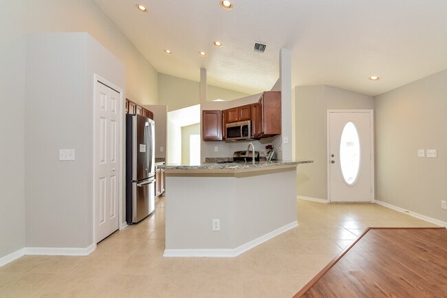 Photo - 622 Wave Crest Cir