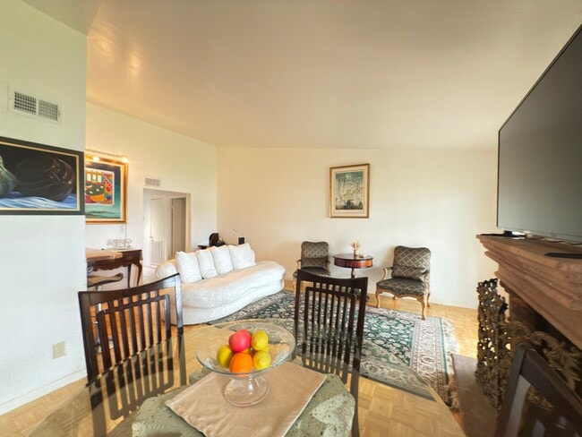 Building Photo - 2901 Central Blvd Unit 402