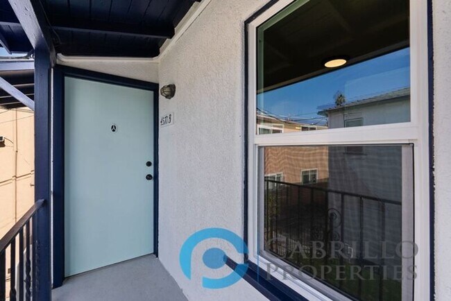 4571 North Ave Unit B