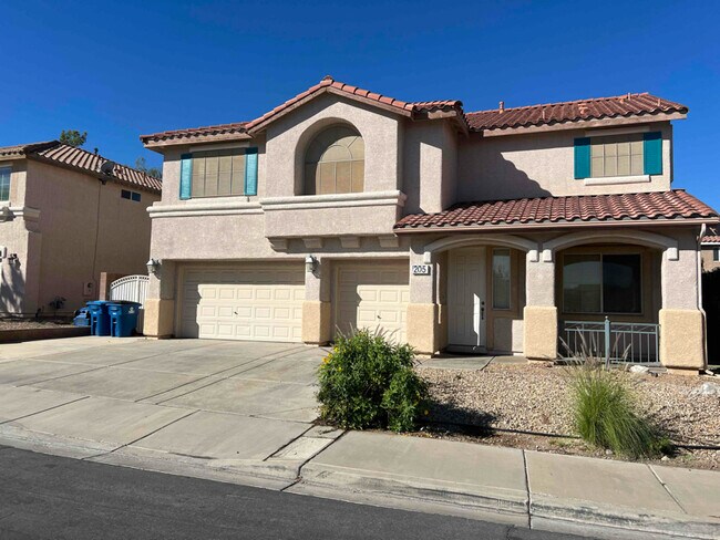 Photo - 205 Valare St