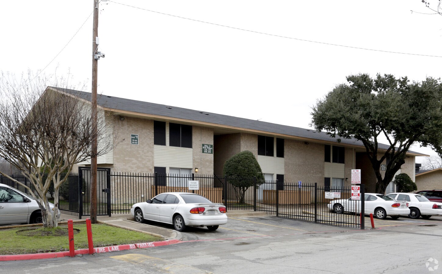 Photo - Royal Crest Apartments