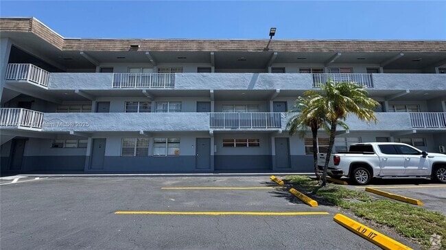 Building Photo - 11195 SW 1st St Unit 319 Rental