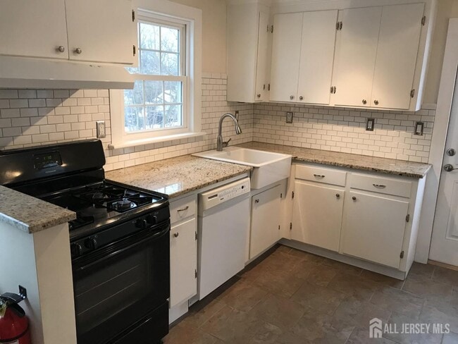 Photo - 161 W Cliff St