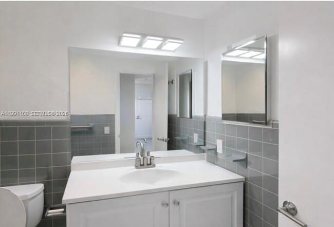 Photo - 462 Golden Isles Dr Unidad 210